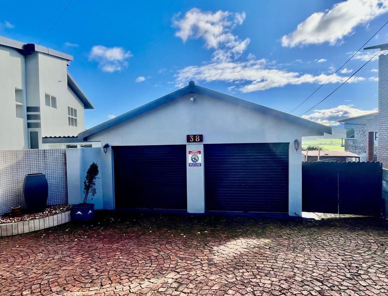 4 Bedroom Property for Sale in Fraaiuitsig Western Cape